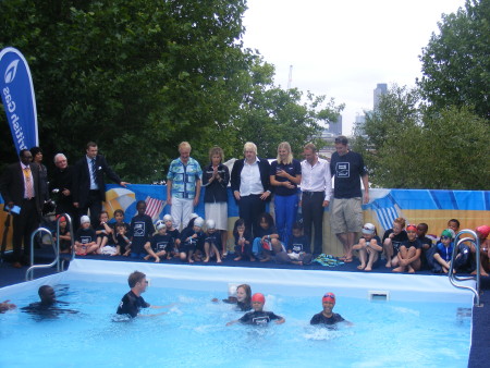 Open-air South Bank swimming pool unveiled by Boris Johnson and Rebecca Adlington