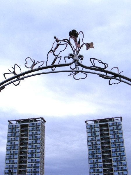 New gateways to Bermondsey’s Paterson Park unveiled