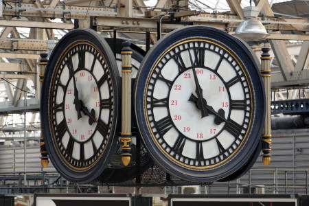 Waterloo Station’s famous clock to be restored