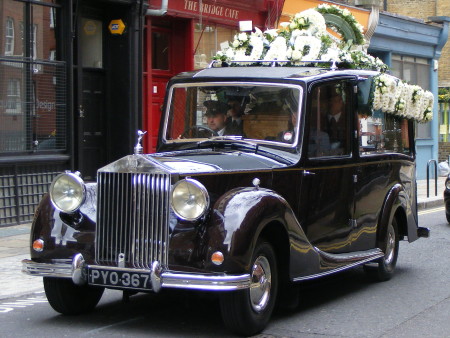 George Dyer’s funeral cortege stops in Snowsfields