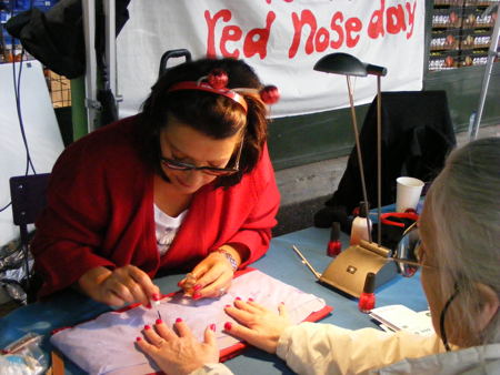 Southwark over-50s paint the town red for Comic Relief