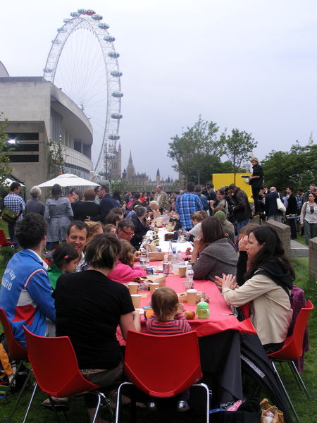 Boris Johnson and Barbara Windsor drop in on South Bank Big Lunch