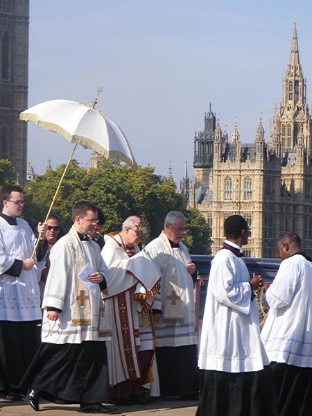 Catholics mark first anniversary of Pope’s visit with Blessed Sacrament procession