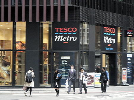 Tesco Metro opens in Tooley Street