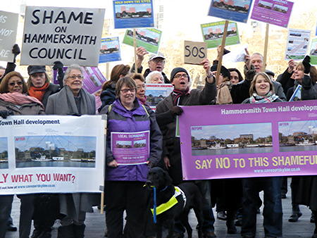 Vanessa Redgrave joins City Hall protest