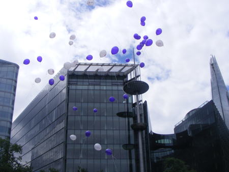 Youths join hands round City Hall to launch 100 Days of Peace