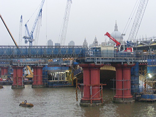 Blackfriars pillars