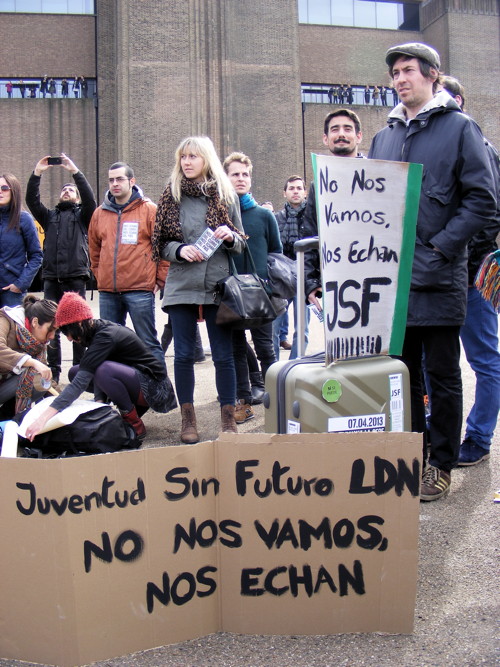 Young Spaniards hold protest on Millennium Bridge