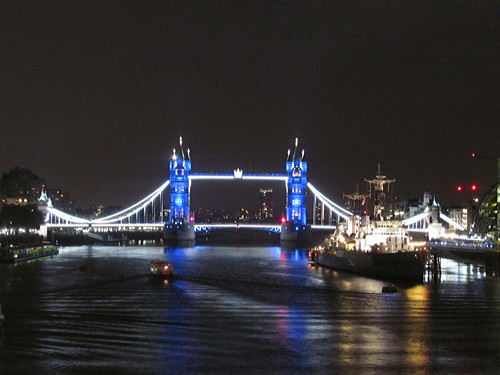 Royal baby: Tower Bridge turns blue and Shard offers free tickets