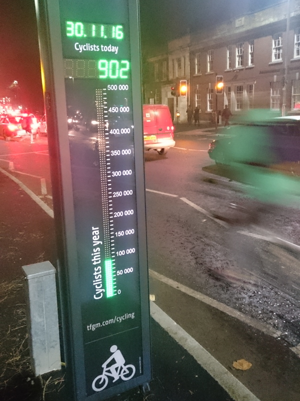 Daily count of cyclists to be displayed on Blackfriars Bridge screen