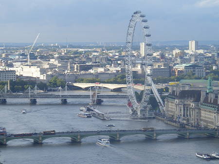 Westminster Bridge: appeal for witnesses after man falls in river