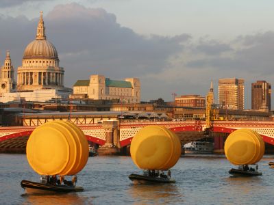 Dyson stunt on the Thames