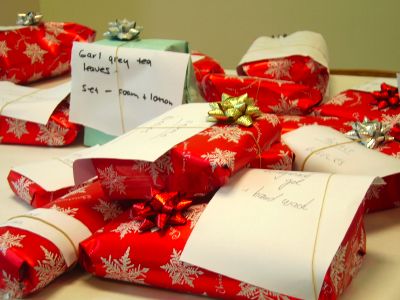 Volunteers wrap hundreds of gifts for Bankside charities