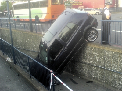 Car plunges into Elephant and Castle subway