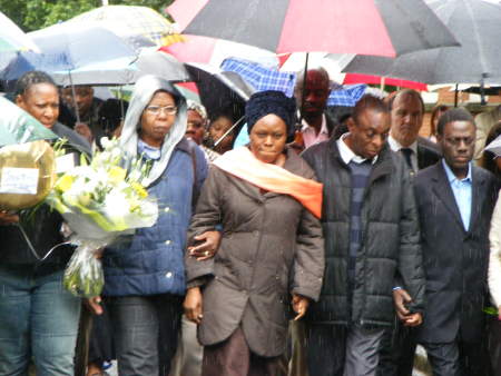 David Idowu's parents make their way to Great Dove