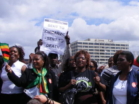 Zimbabwean exiles march on the South Bank