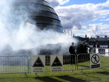 'UFO' lands in Potters Fields Park