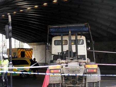 Cyclist killed in Tower Bridge Road lorry collision
