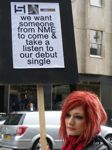 Band performs ‘guerrilla gig’ on back of lorry outside NME offices