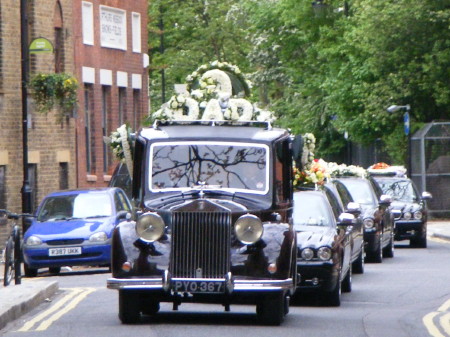 George Dyer’s funeral cortege stops in Snowsfields