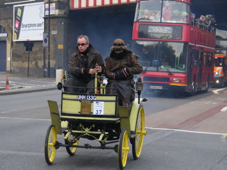 Hundreds of historic cars cross Westminster Bridge