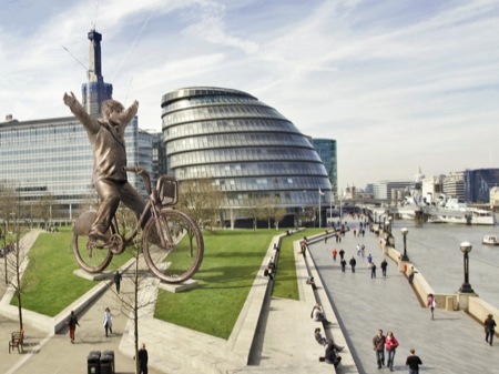 40 ft bronze Boris bike statue planned for Potters Fields Park