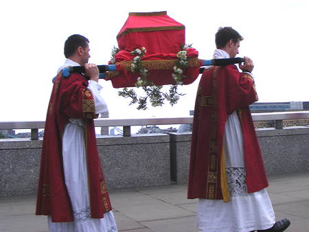 Relic of St Thomas Becket carried in procession to London Bridge