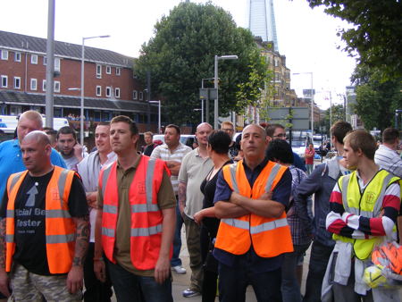 Tooley Street shut as English Defence League demo is dispersed from Tower Bridge