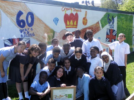 SE1 schoolgirl’s Jubilee tribute to Queen unveiled in Potters Fields Park