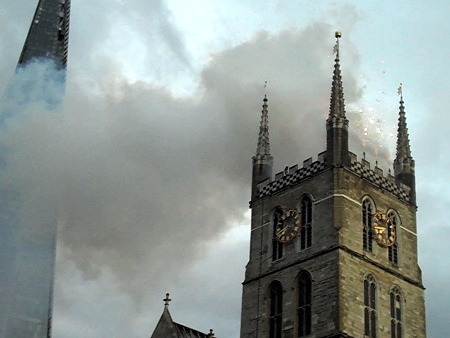 Great Fire of Southwark: fireworks from cathedral tower 800 years on