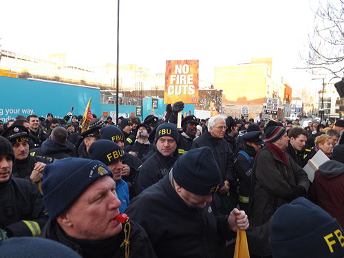 Firefighters hold anti-cuts demo in Union Street