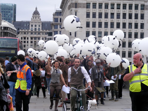 Flying sheep at London Bridge and a peat bog in Potters Fields