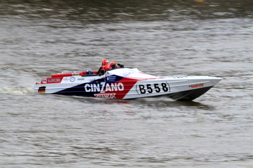 Powerboats leave Tower Bridge for offshore race