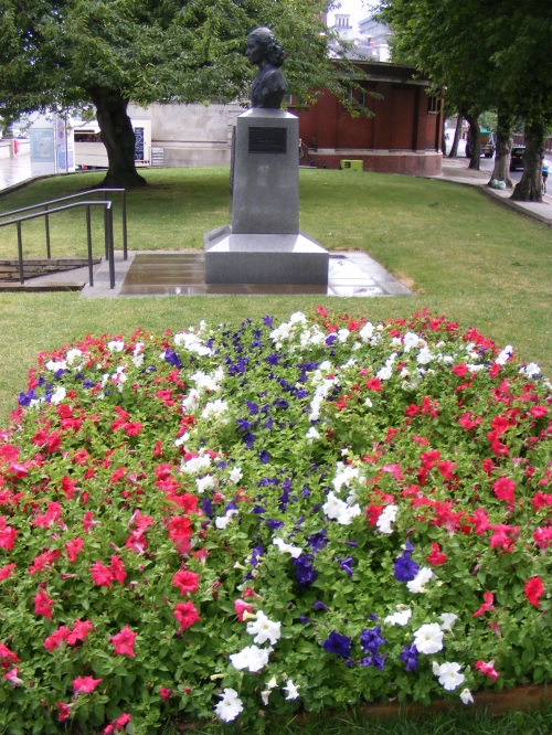 Floral Norwegian flag marks SOE anniversary