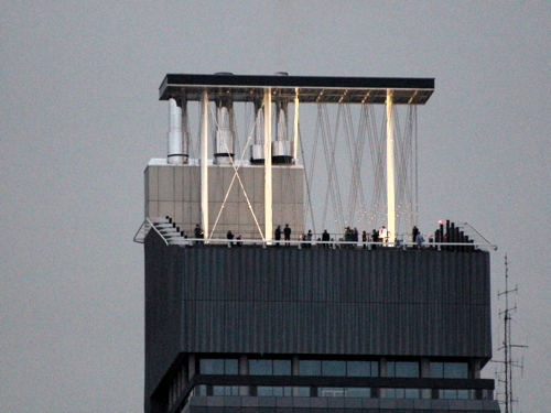 Light sculpture installed on roof of Guy’s Hospital tower