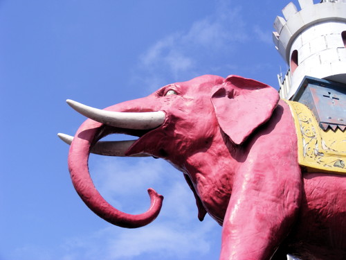 Police search for ‘man with sword’ at Elephant & Castle