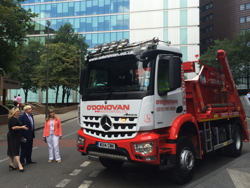 Mayor inspects ‘safer lorries’ for cyclists and pedestrians