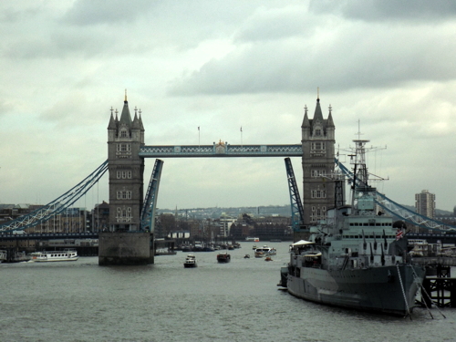 Havengore returns to route of Churchill funeral flotilla 50 years on