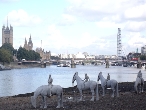 Sculptures installed on river foreshore for Totally Thames month