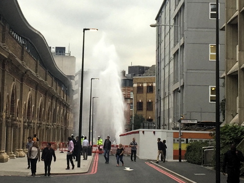London Bridge: burst water main in St Thomas Street