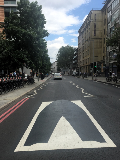 Virtual speed bumps cut traffic speeds in Southwark Street