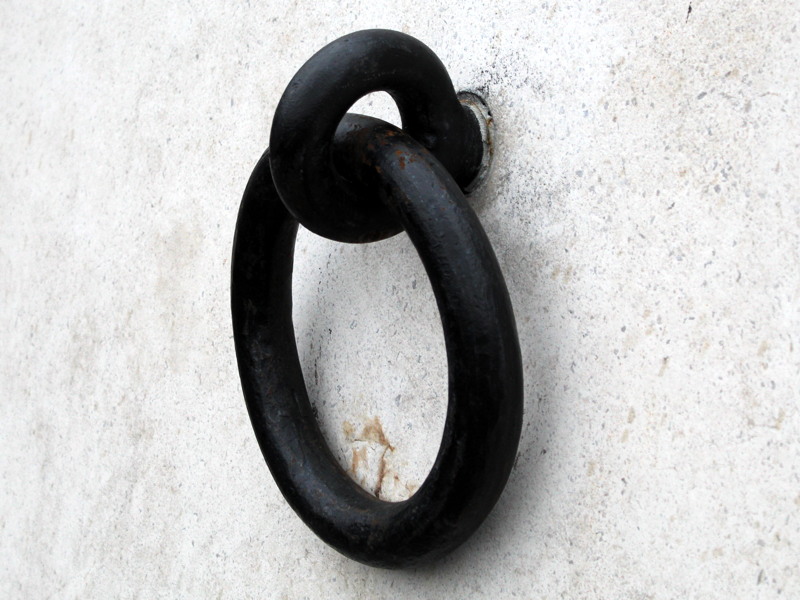 Rings from Zeebrugge Harbour added to Albert McKenzie VC memorial