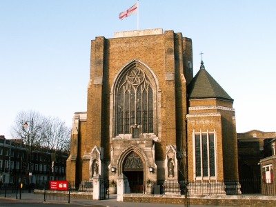 cathedral st george southwark london catholic rc georges midnight broadcast mass bbc live roman se1 custer men