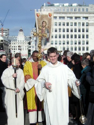 The procession from Southwark Cathedral arrives on