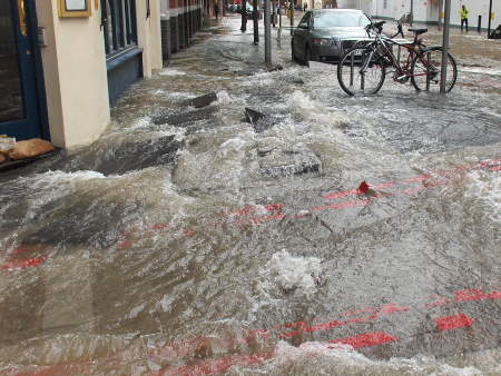 Tooley Street reopens eastbound after 7 million litre flood