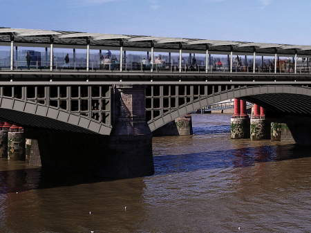 Blackfriars: work begins on cross-Thames railway station