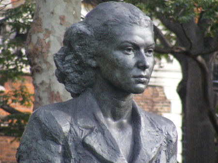 Violette Szabo bust by Karen Newman