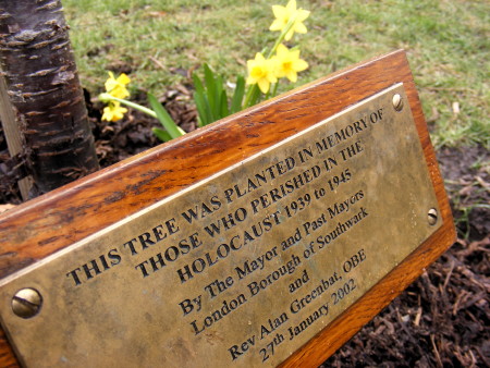 Holocaust memorial tree