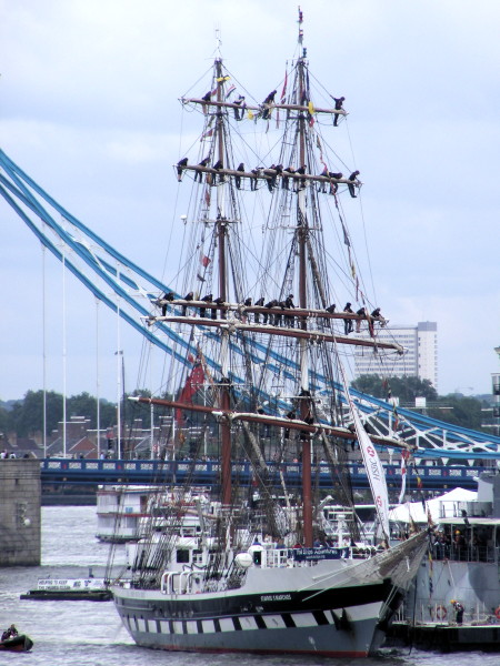 Tall ship Stavros S Niarchos arrives in Pool of London