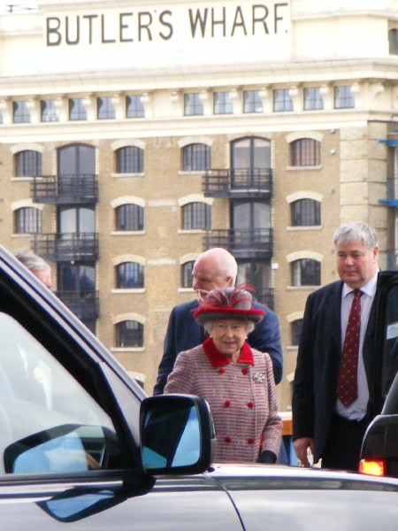 The Queen and Eric Sutherns